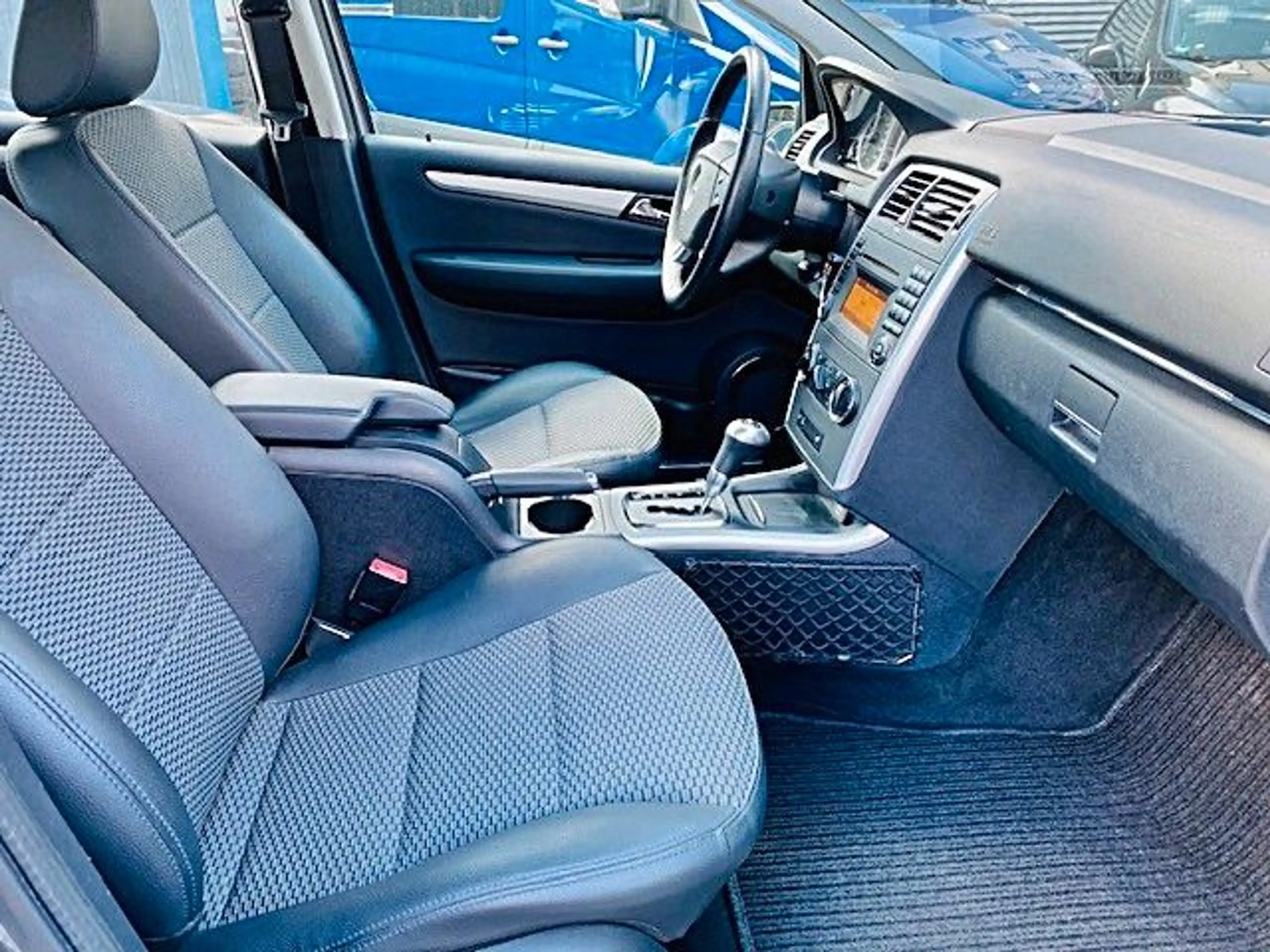 Mercedes-Benz B 160 Autotronic — photo 17