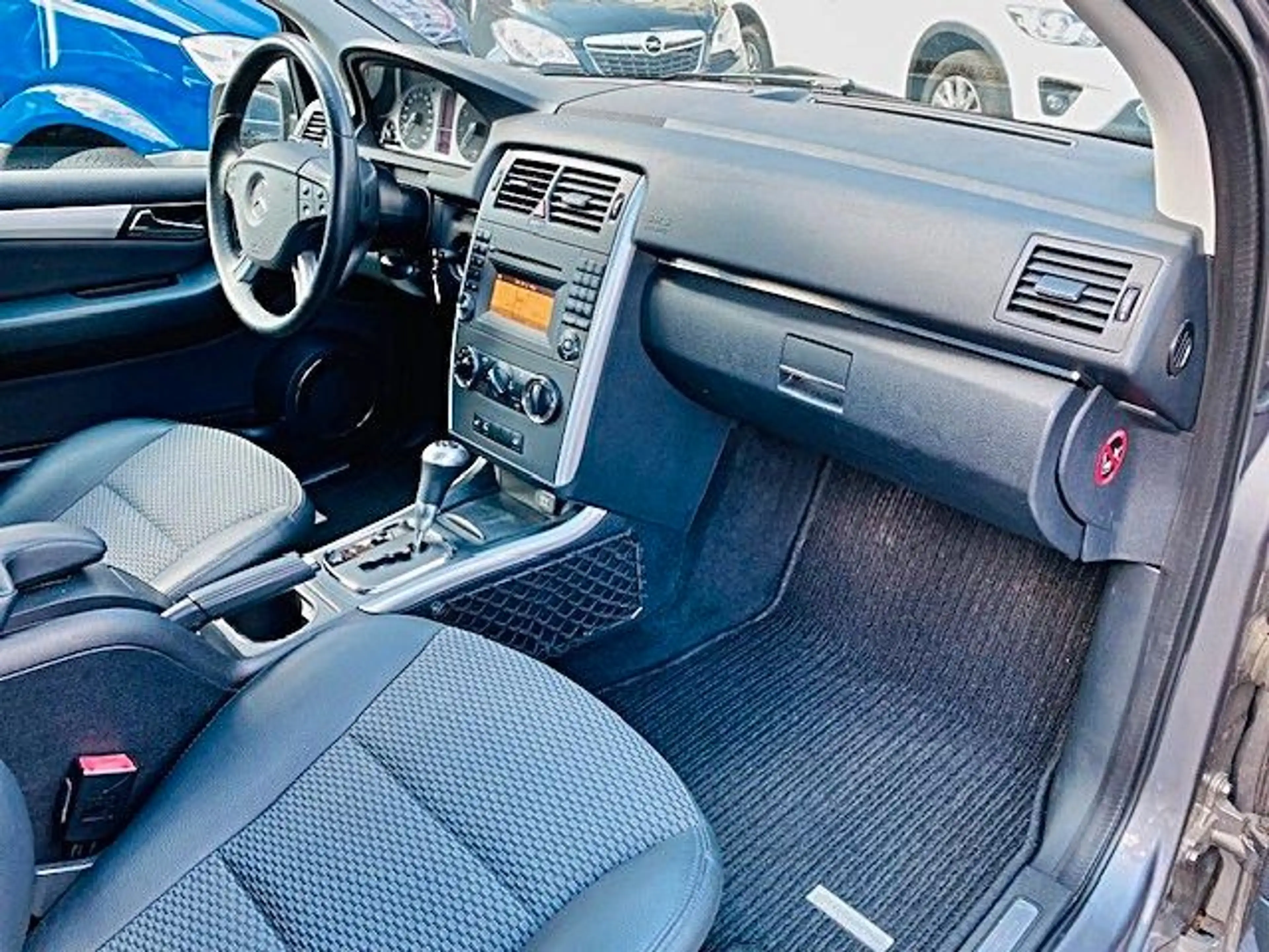 Mercedes-Benz B 160 Autotronic — photo 13