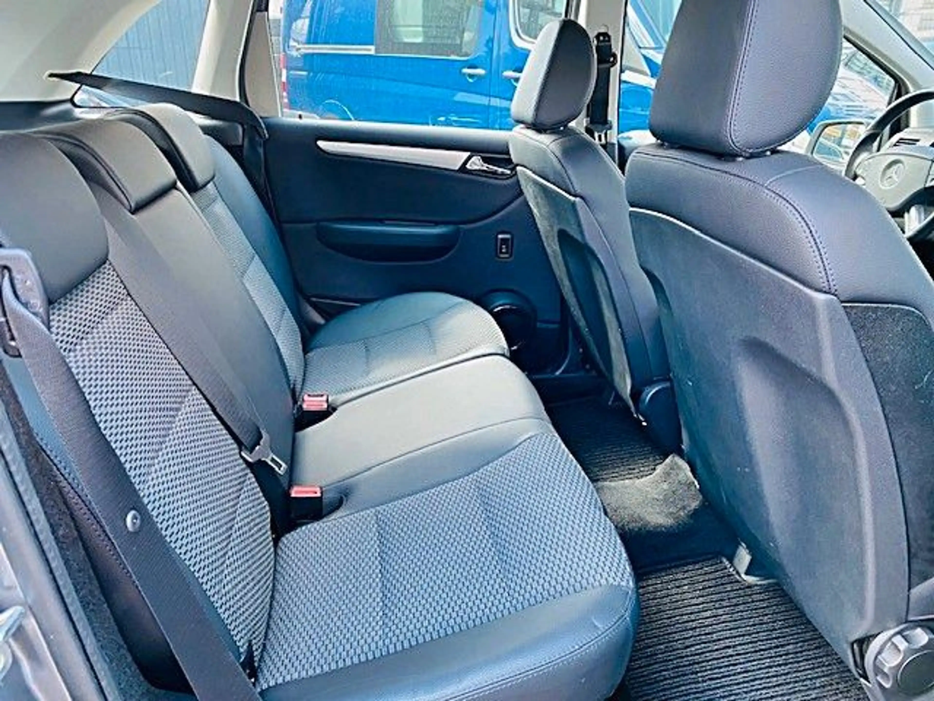 Mercedes-Benz B 160 Autotronic — photo 15