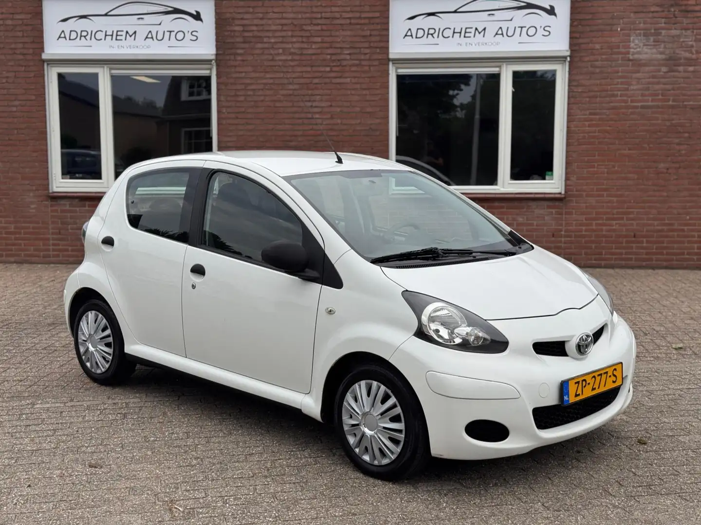 Toyota Aygo 1.0-12V Access Nw APK Bílá - 1