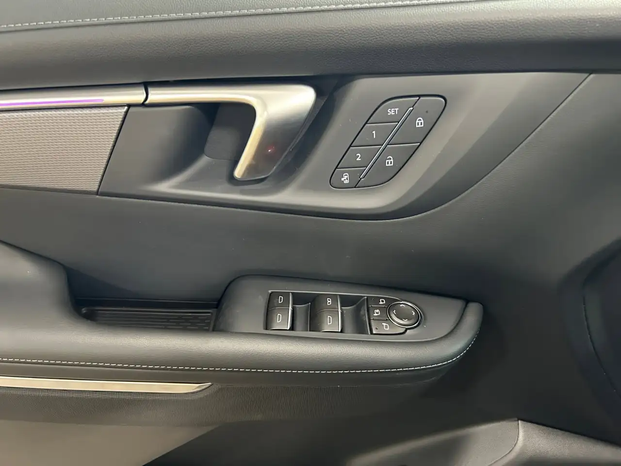 Buick Enclave снимка Buick Enclave