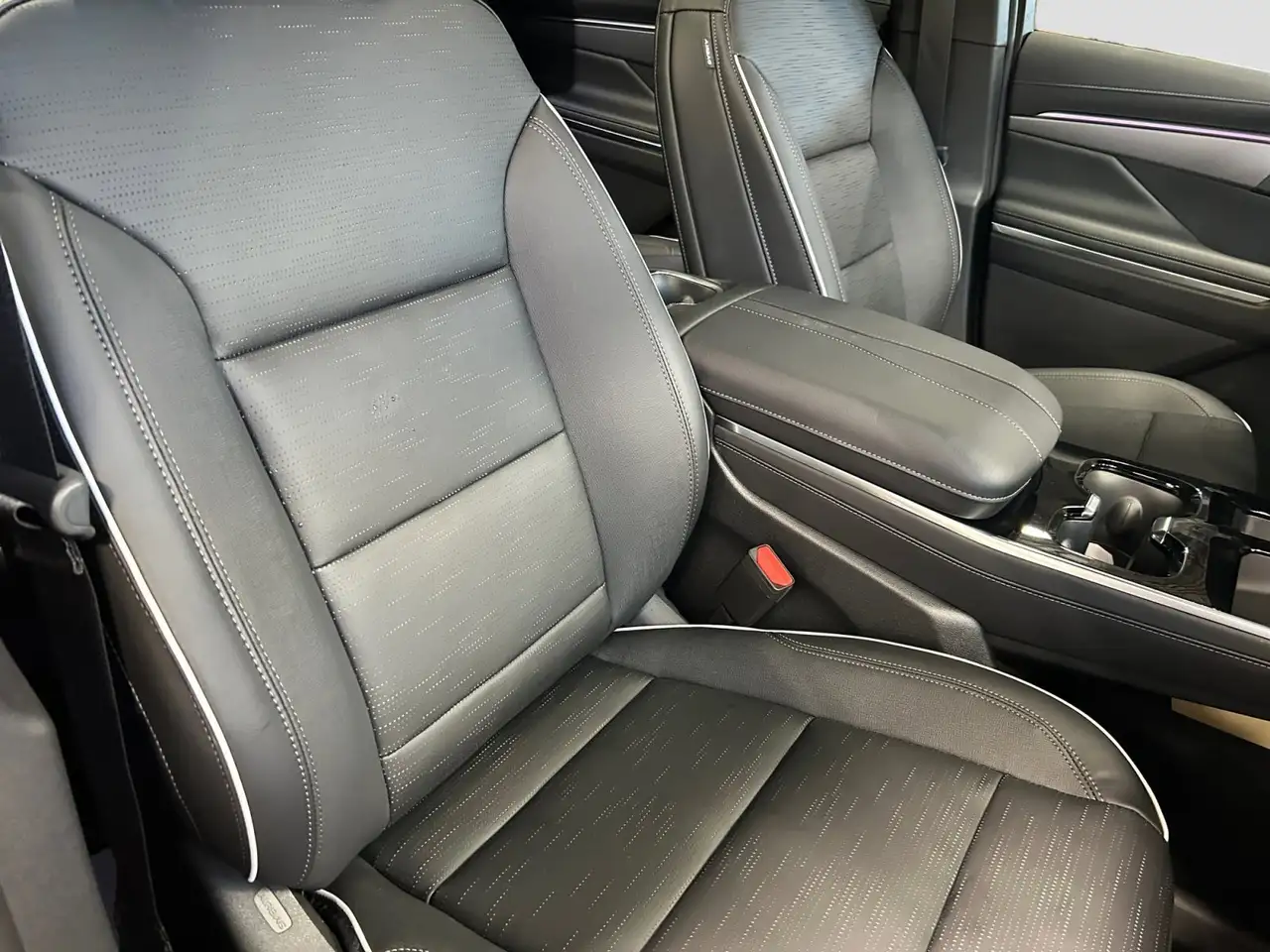 Buick Enclave снимка Buick Enclave