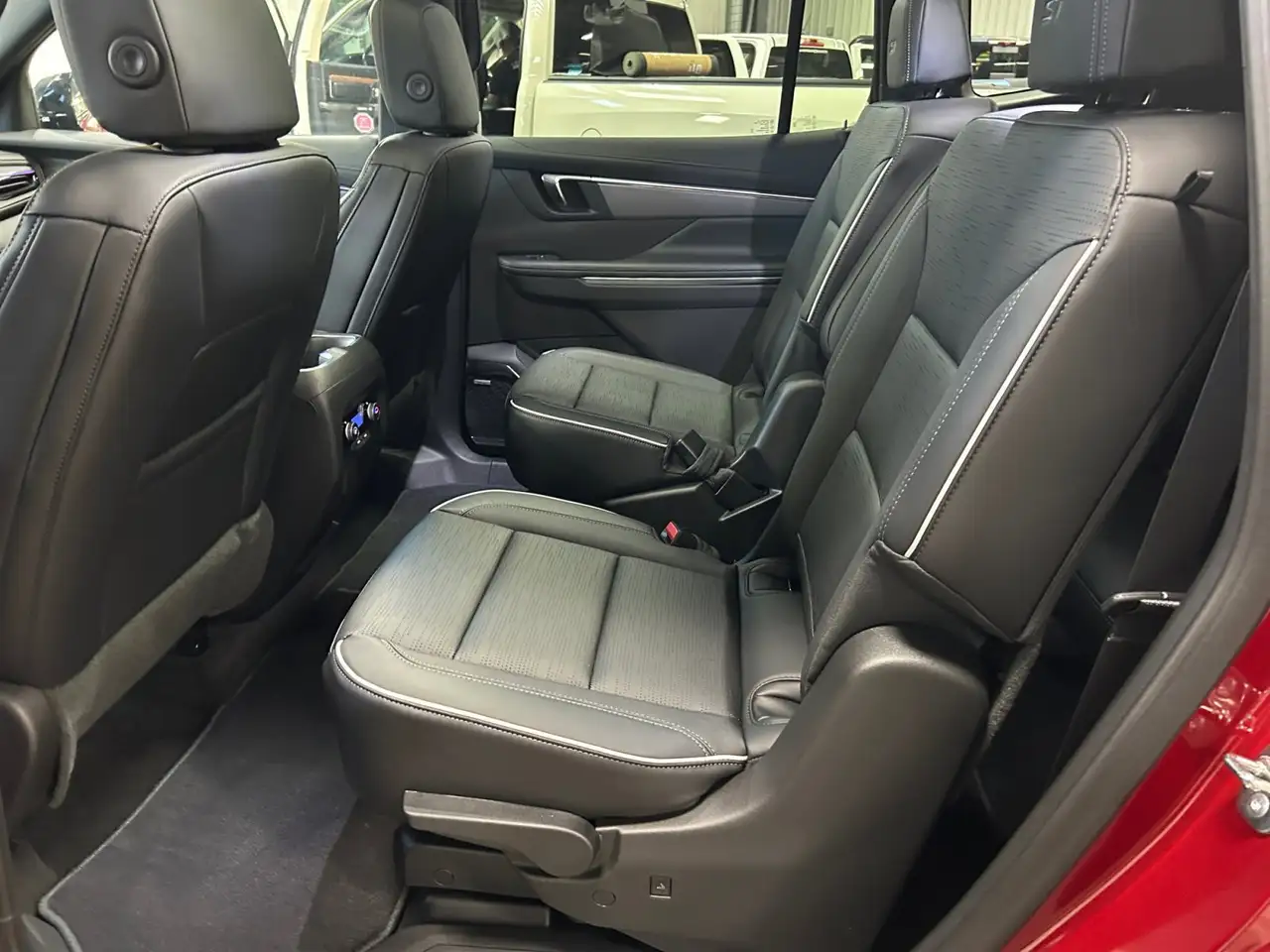Buick Enclave снимка Buick Enclave