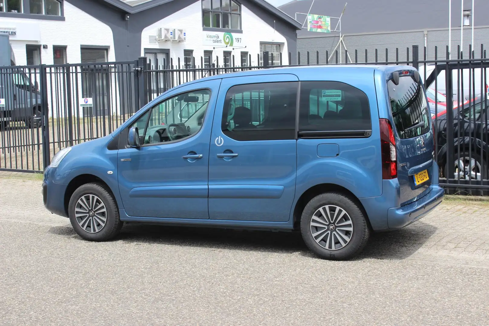 Peugeot Partner Tepee Electric Active, Navigatie, Airco! Modrá - 2