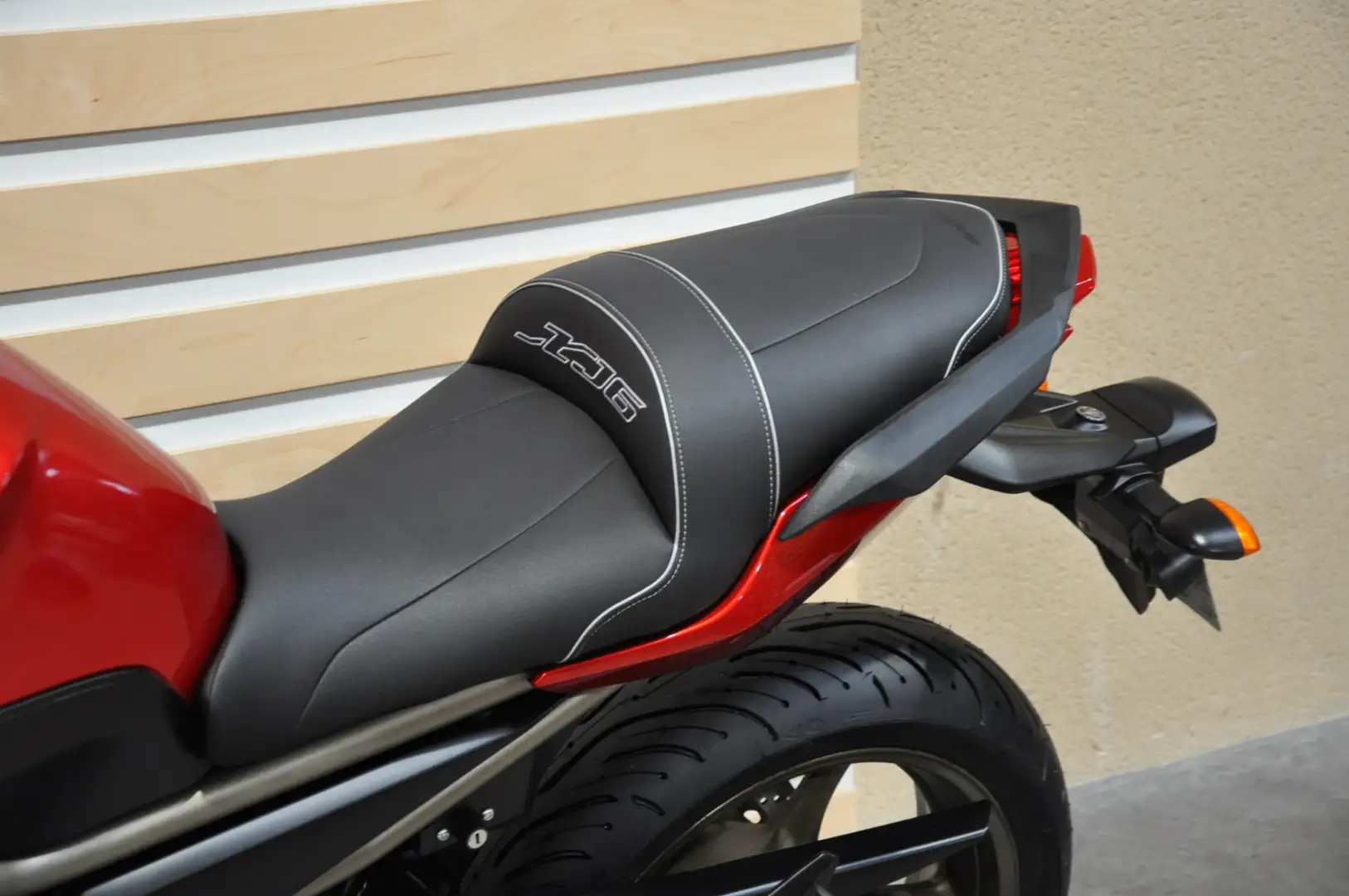 Yamaha XJ 6 Rouge - 2