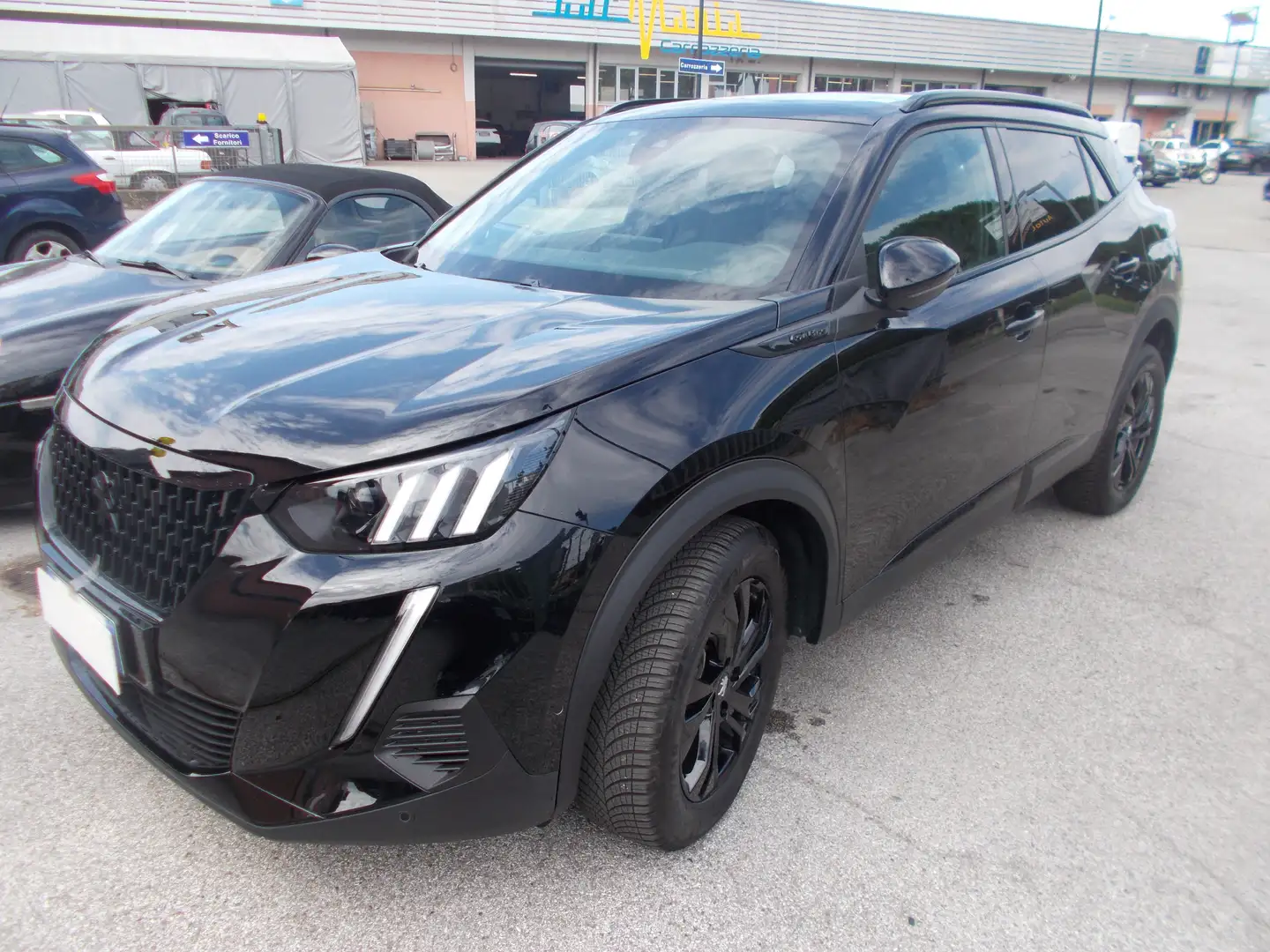 Peugeot 2008 GT Line Automatica Km 3.500 SUPERACCESSORIATO Nero - 2