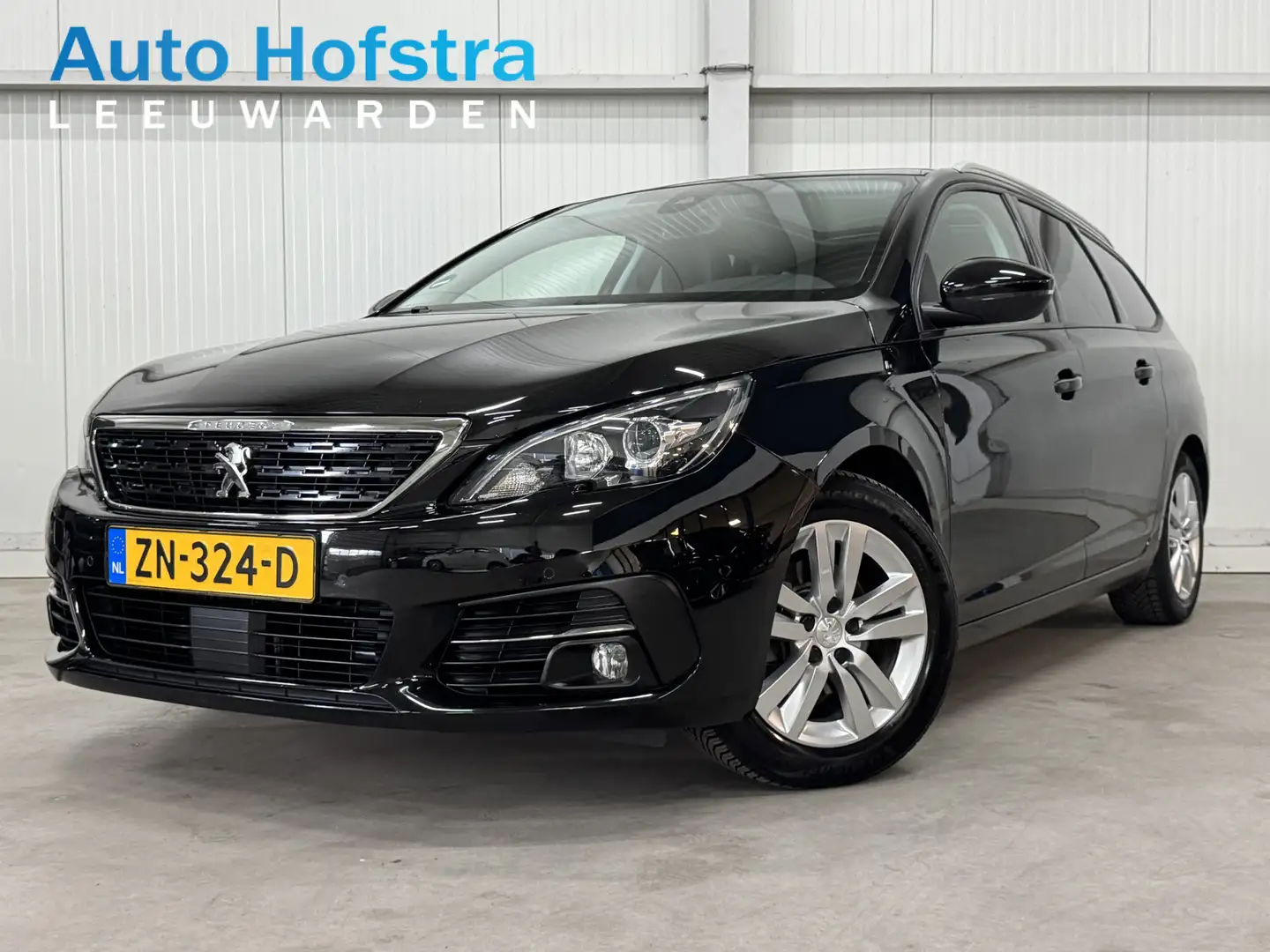 Peugeot 308 SW 1.2 PureTech Blue Lease Executive LEDER PANODAK Zwart - 1