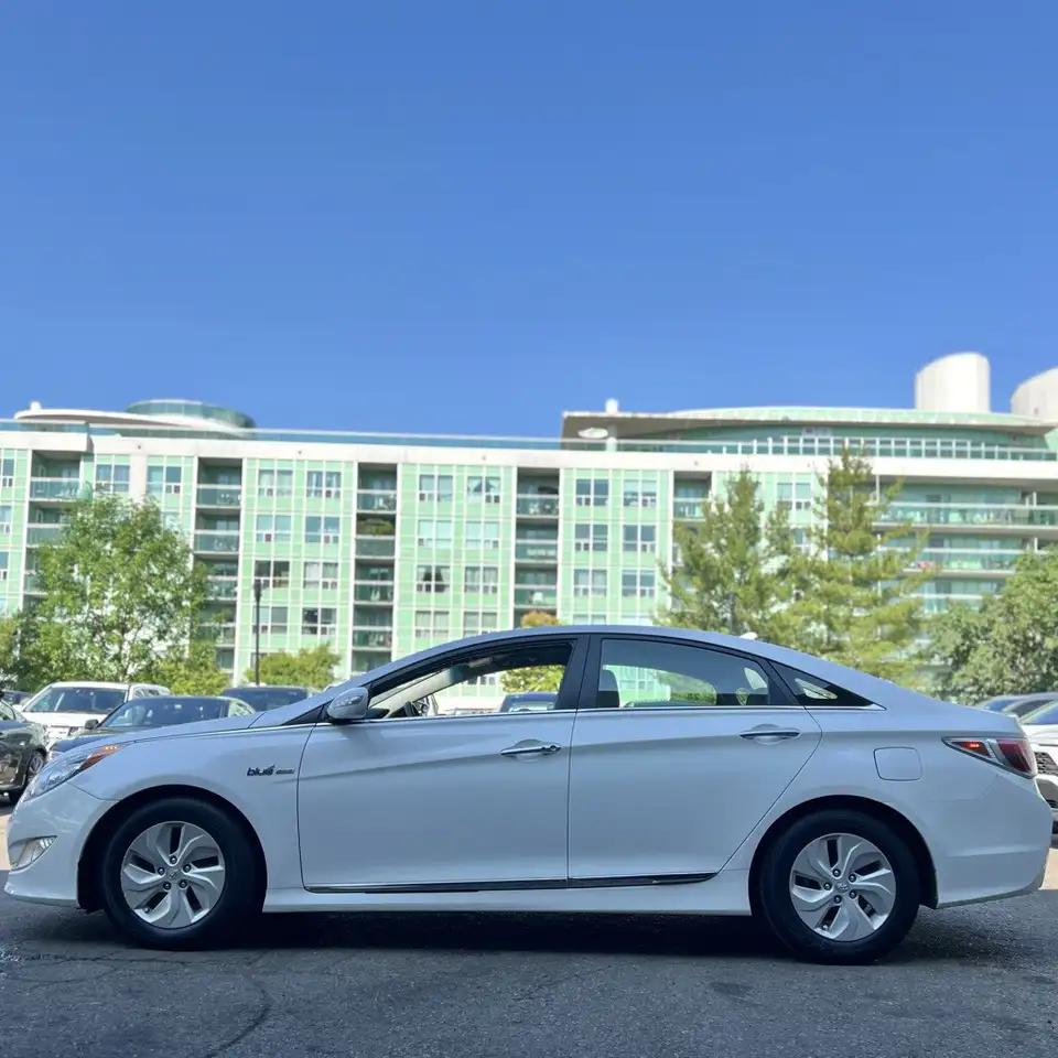 Hyundai SONATA снимка Hyundai SONATA