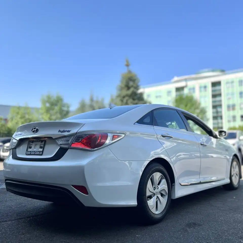 Hyundai SONATA снимка Hyundai SONATA