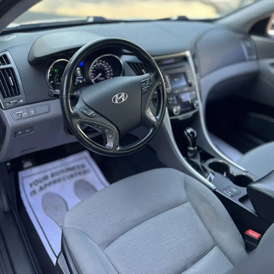Hyundai SONATA снимка Hyundai SONATA
