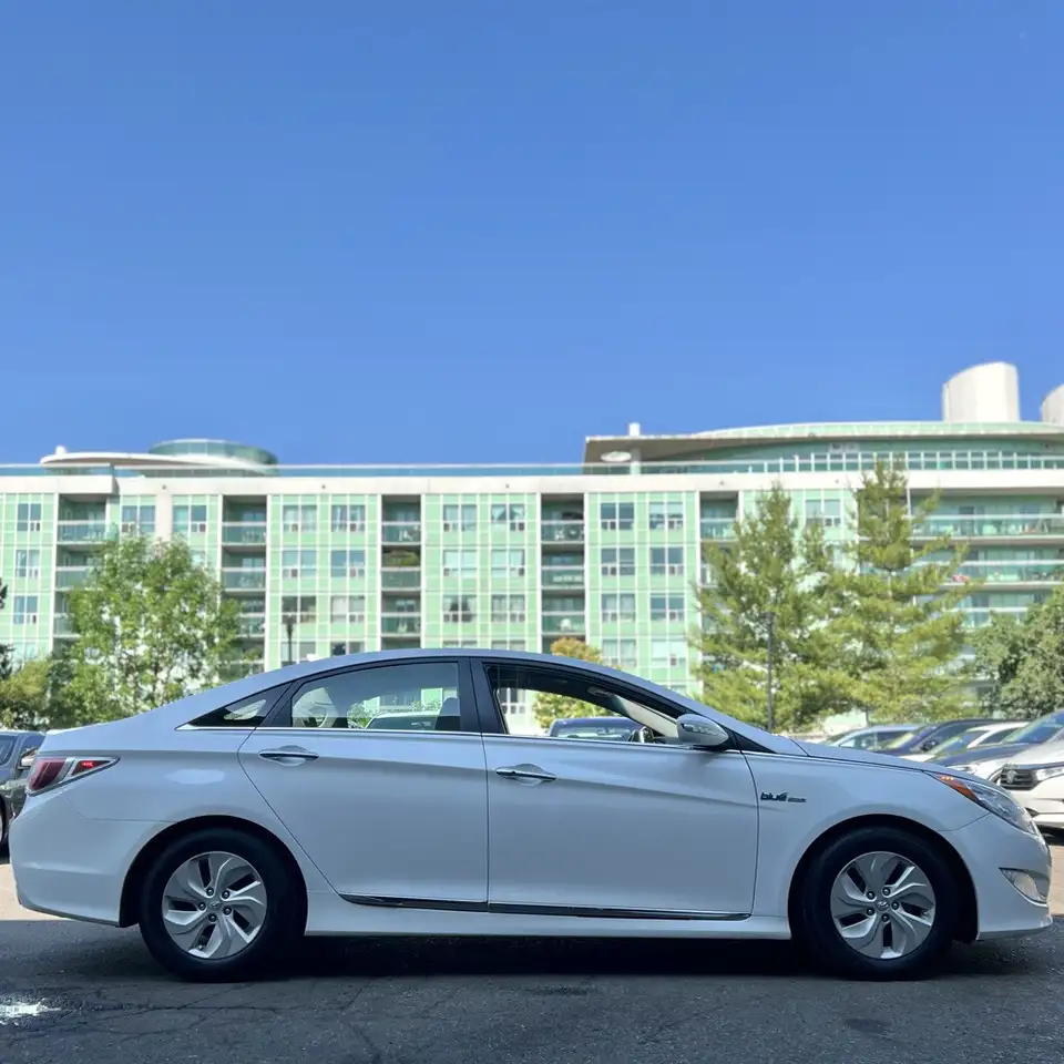 Hyundai SONATA снимка Hyundai SONATA
