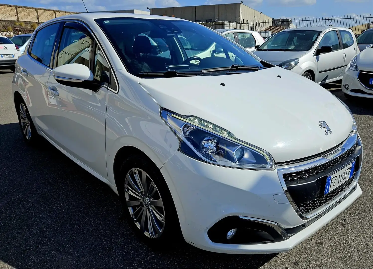 Peugeot 208 PureTech 82 Stop&Start 5 porte Allure Wit - 1