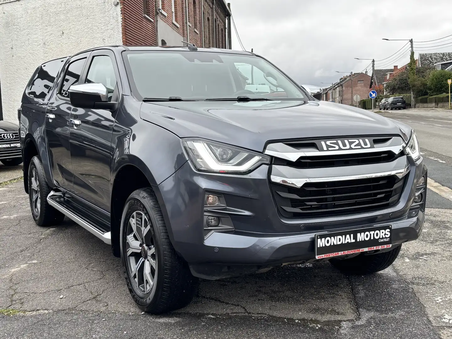 Isuzu D-Max 1.9 Turbo D 4WD L TVAC BOITE-AUTO CAMERA HARDTOP Gris - 2