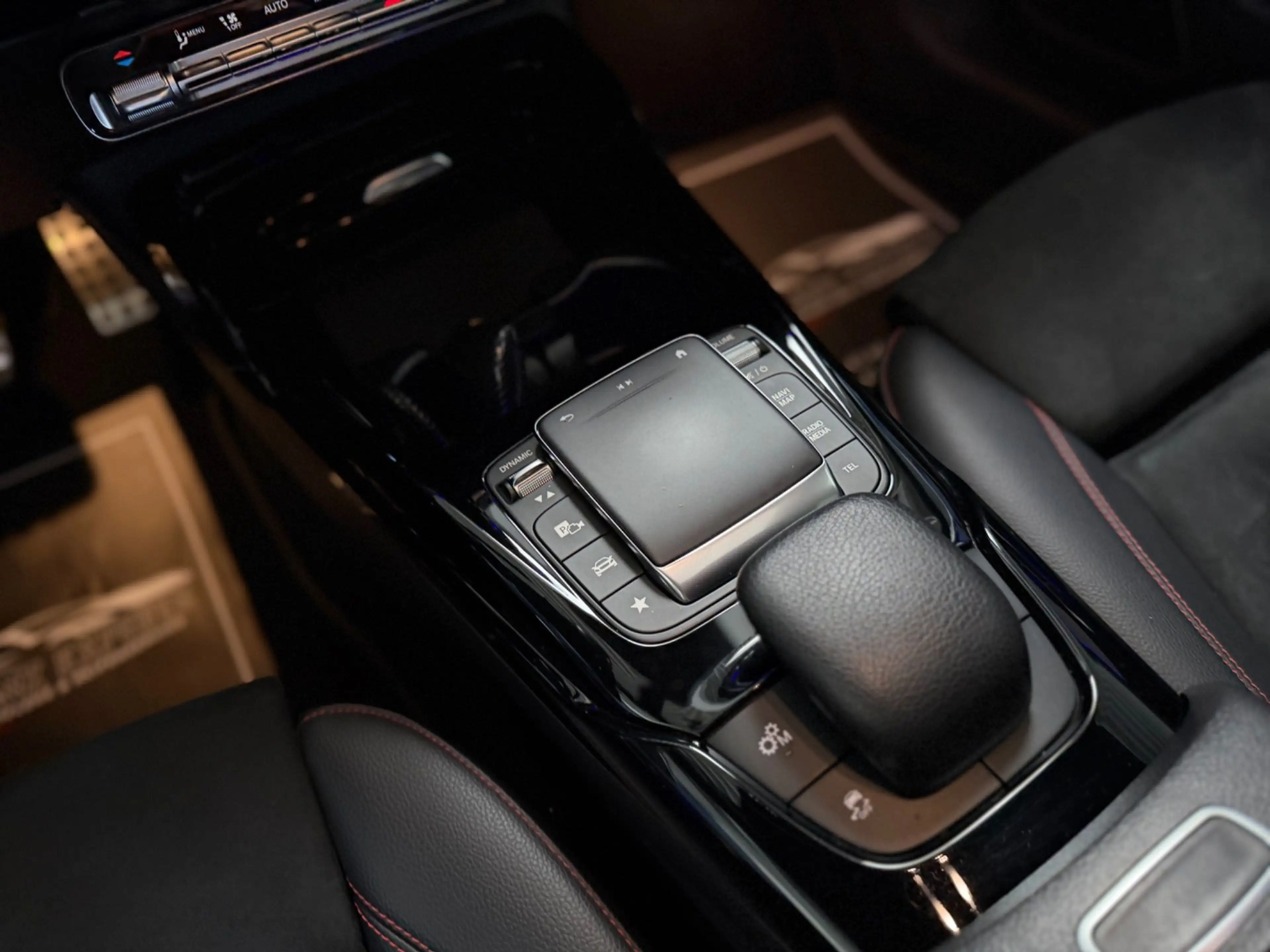 Mercedes-Benz CLA 35 AMG CLA-Klasse AMG CLA 35 4Matic (EURO 6d) — photo 11