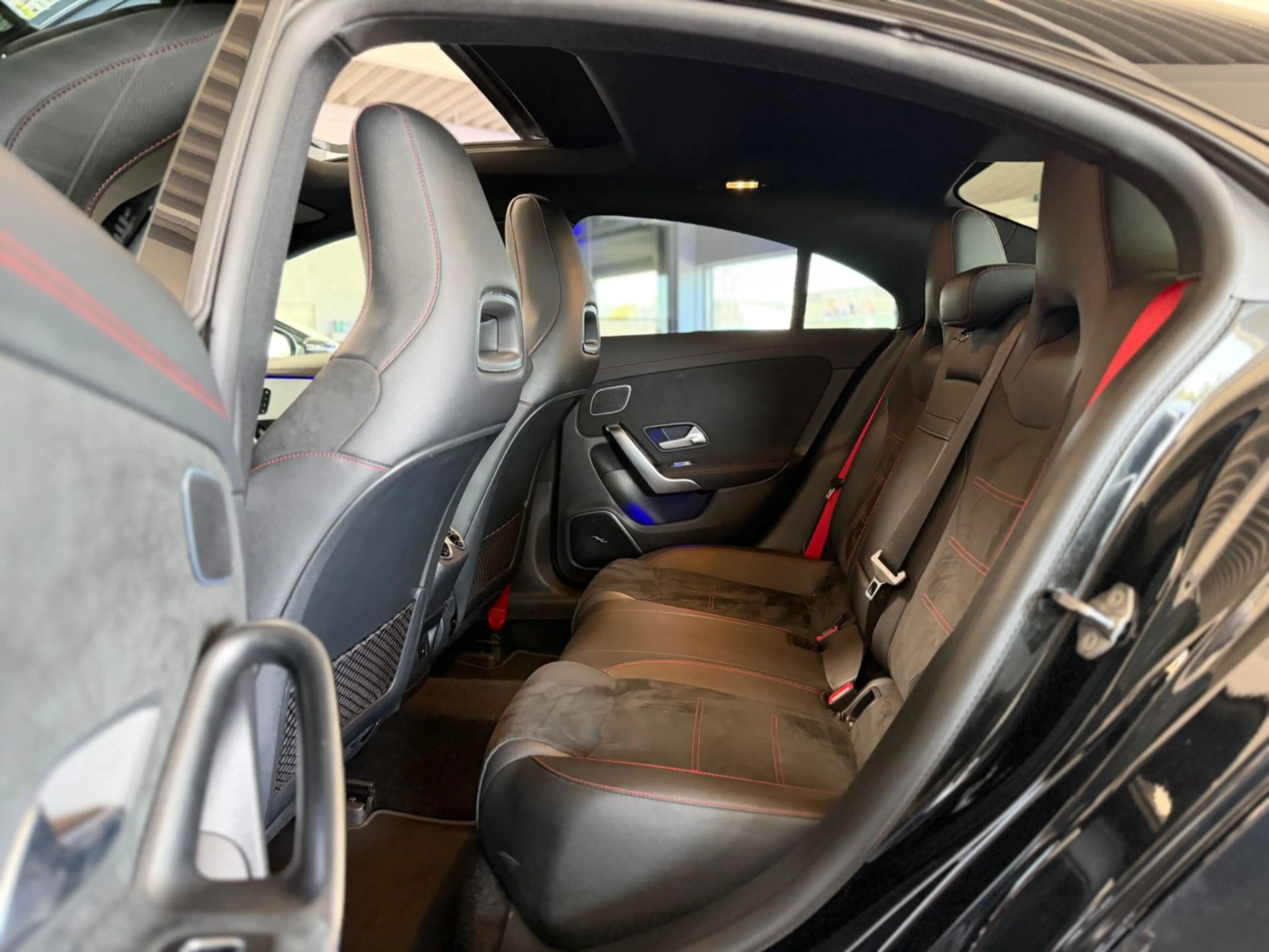 Mercedes-Benz CLA 35 AMG CLA-Klasse AMG CLA 35 4Matic (EURO 6d) — photo 9
