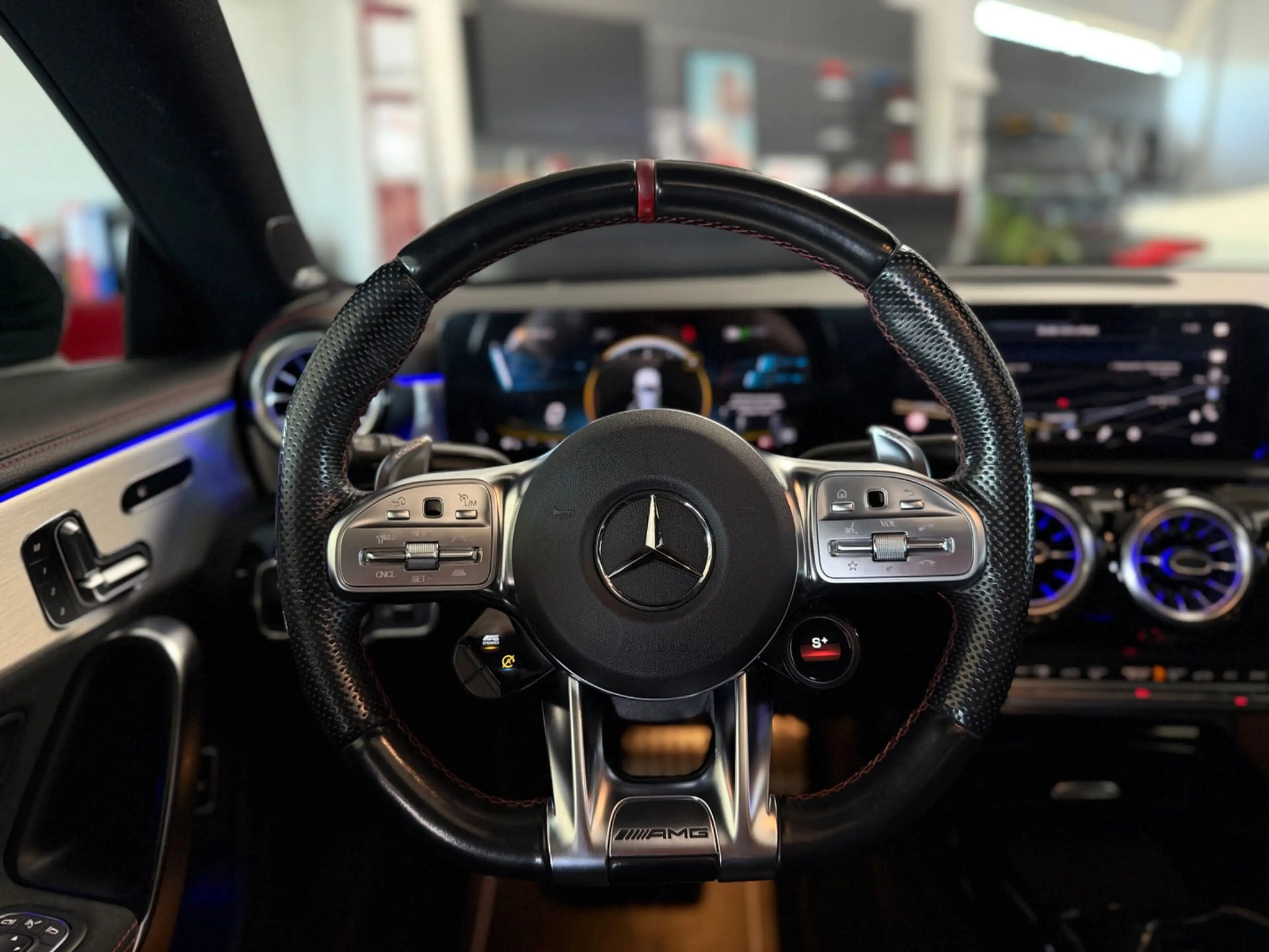 Mercedes-Benz CLA 35 AMG CLA-Klasse AMG CLA 35 4Matic (EURO 6d) — photo 10