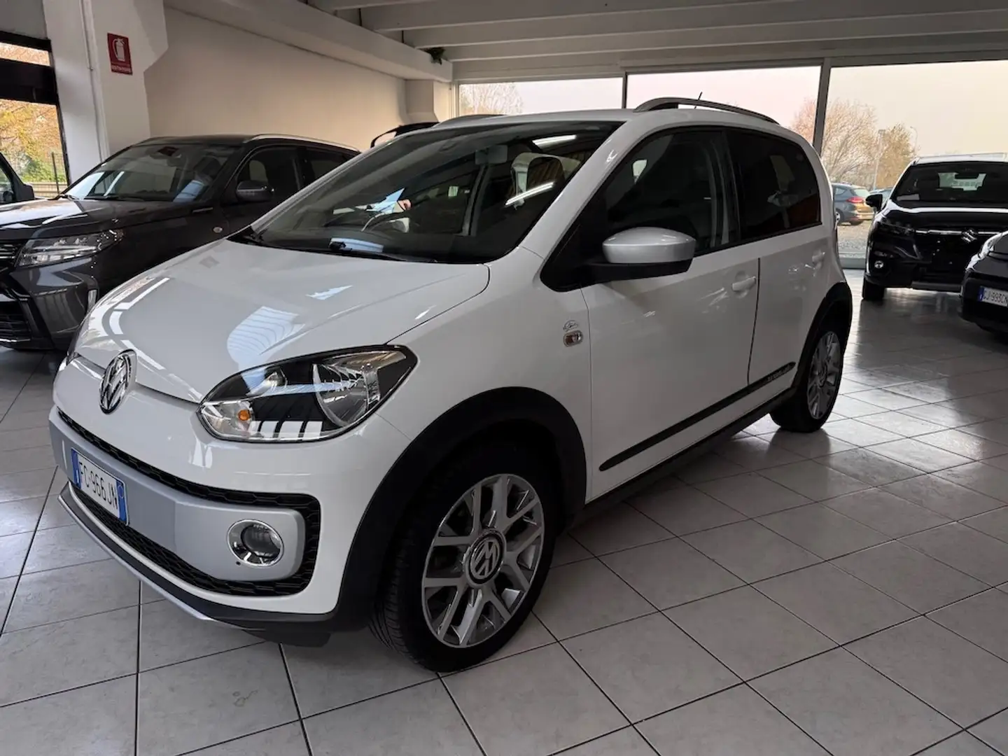 Volkswagen up! up! 5p 1.0 Cross 75cv C/AUTOMATICO PREZZO VERO Bianco - 1
