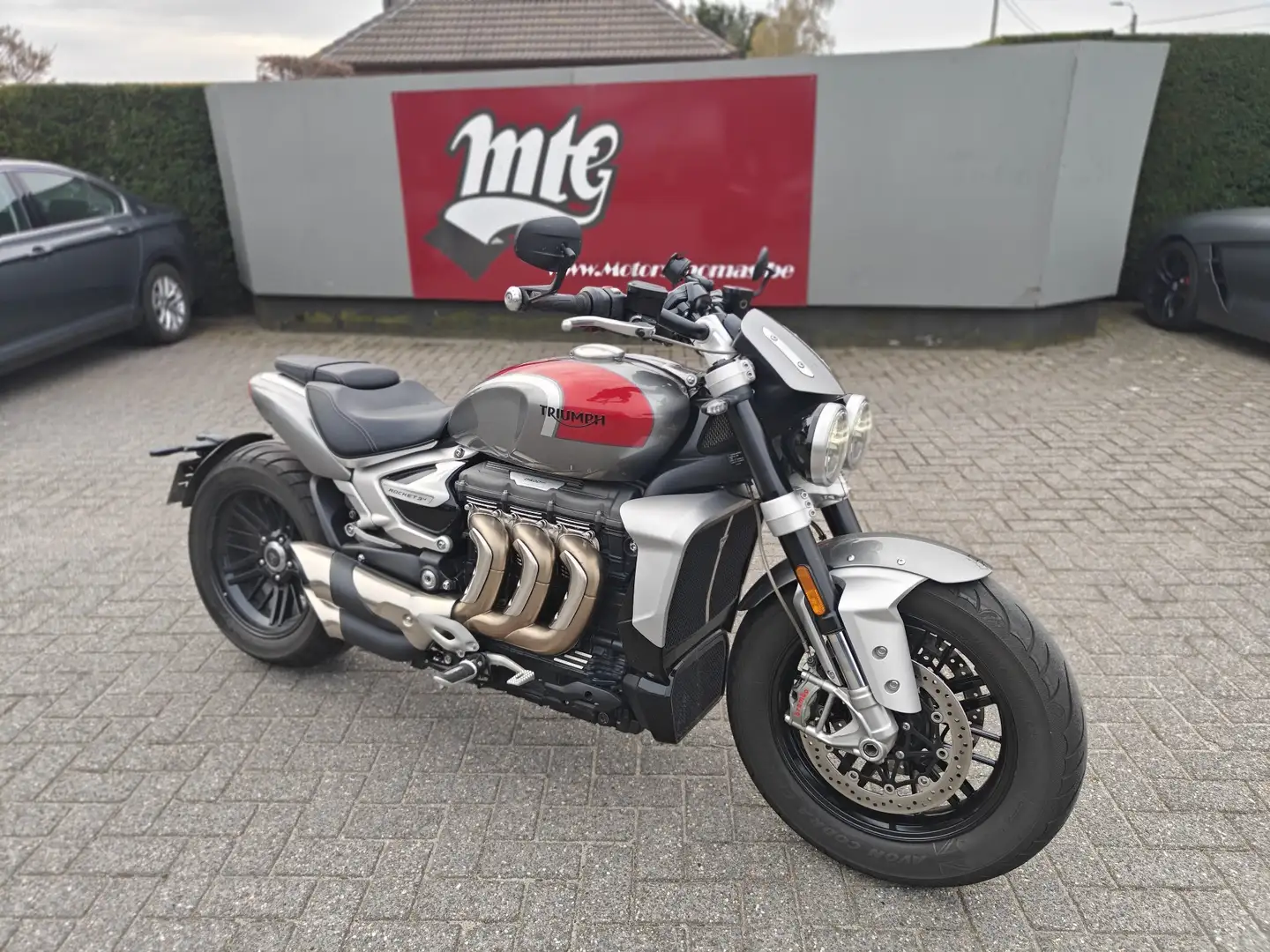 Triumph Rocket 3 R Plateado - 1