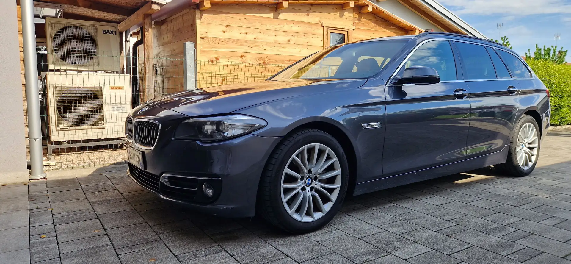 BMW 525 Serie 5 Touring 525d Touring xdrive Luxury auto E6 Grigio - 1
