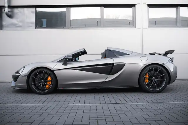McLaren 570S Spider, Lift-el. Sitze-Kamera-B&W