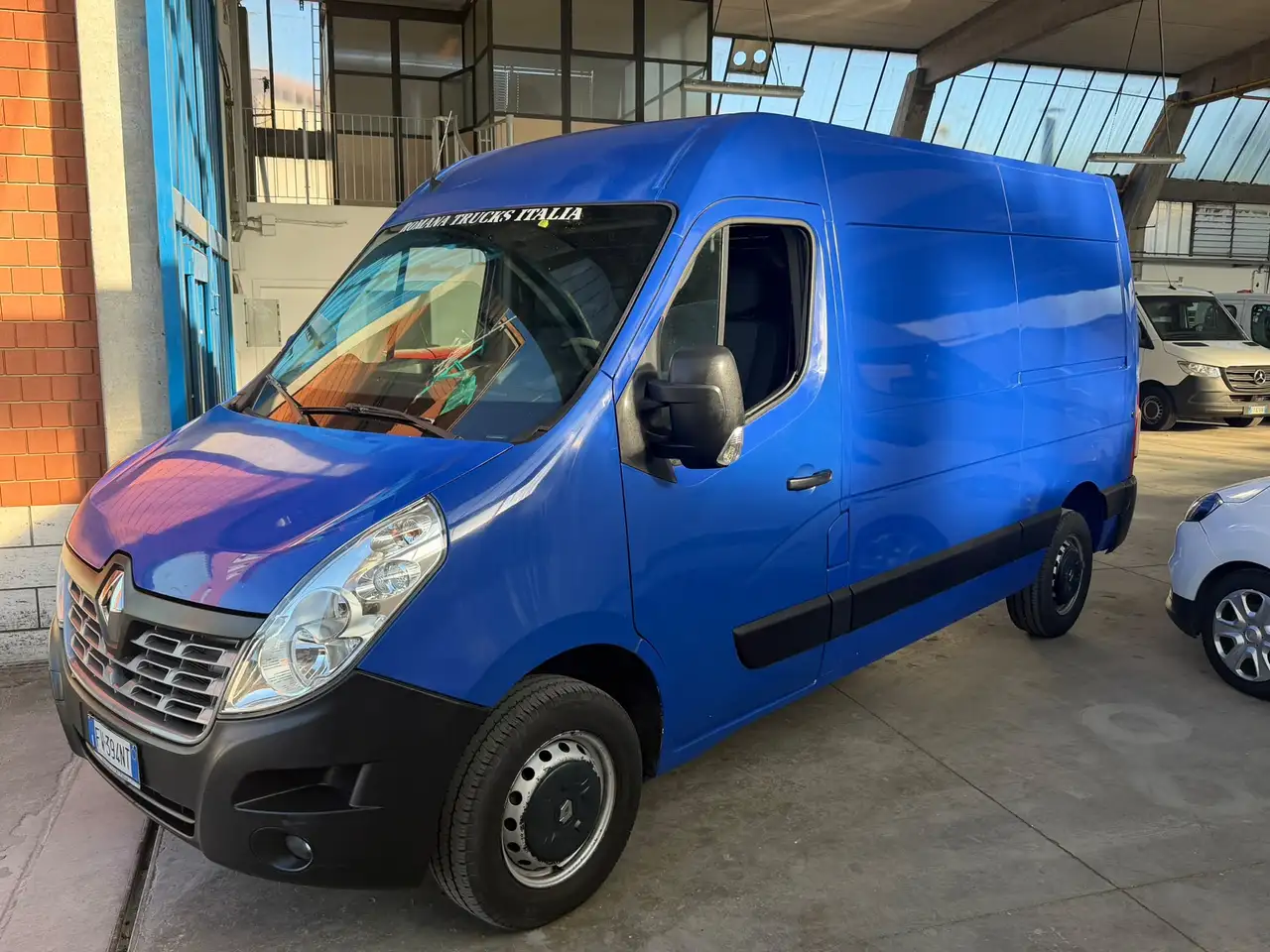 Renault Master — photo 1 of 9