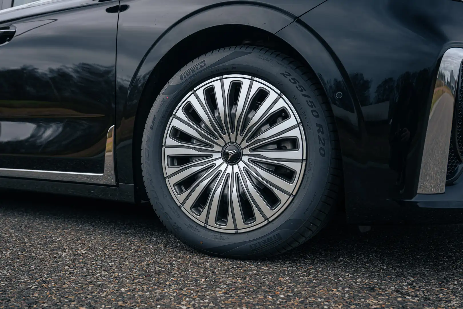 Voyah Dream Flagship Edition 109 kWh l Bi-directioneel l 4WD l Negru - 2