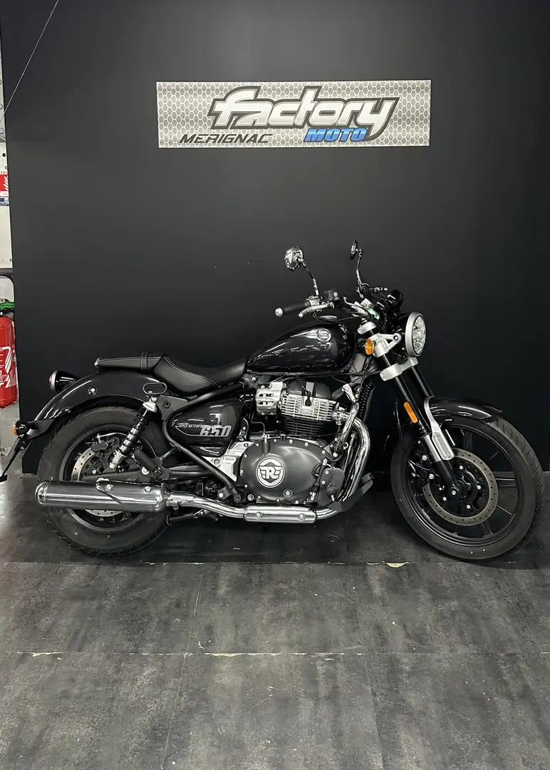 Royal Enfield Super Meteor 650 Black - 1