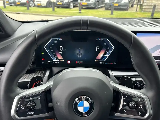 BMW 5 Series view 15