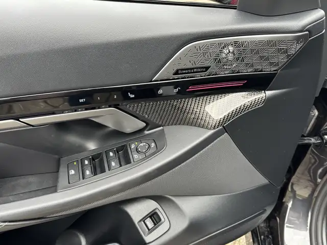 BMW 5 Series view 13