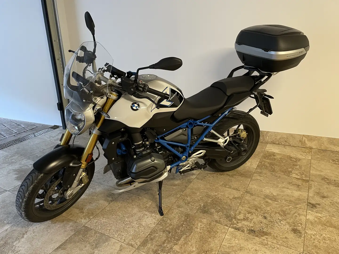 BMW R 1200 R Baule e 2 caschi come nuovi con interfono Bianco - 1