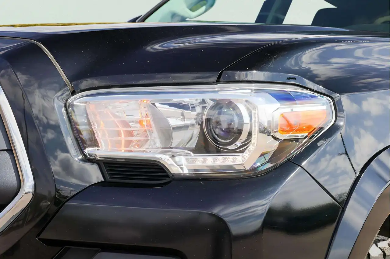 Toyota Tacoma снимка Toyota Tacoma