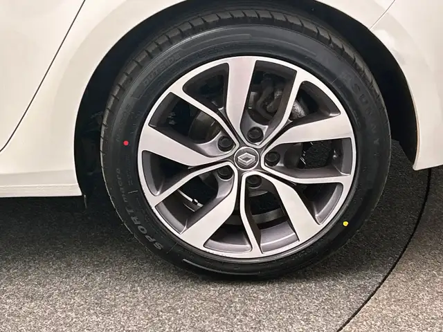 Renault Megane view 15