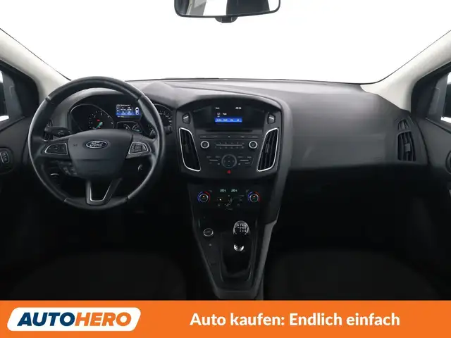 Ford Focus view 12