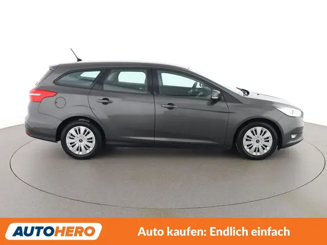 Ford Focus view 7