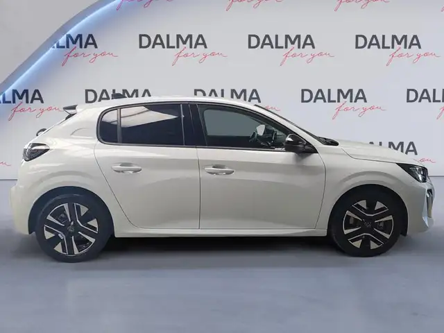 Peugeot 208 view 6