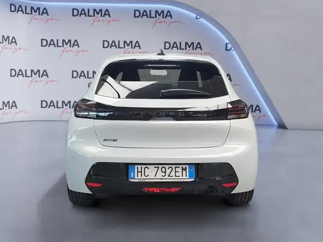 Peugeot 208 view 4
