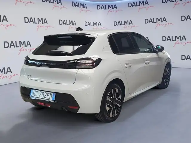 Peugeot 208 view 5