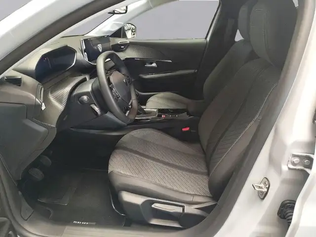Peugeot 208 view 10