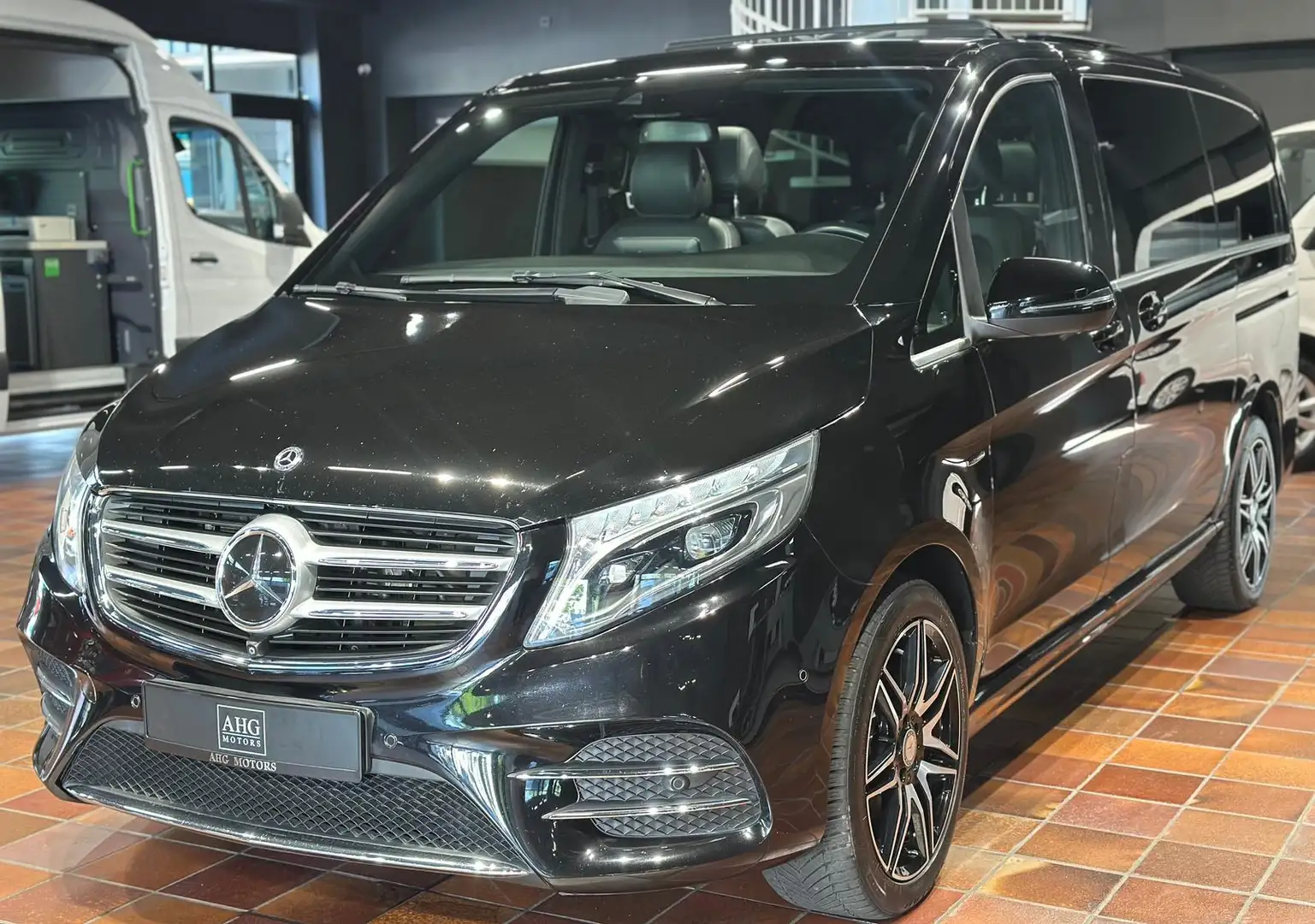 Mercedes-Benz V 250 4MAT LANG EXCLUSIVE-EDITION AMG-LINE VOLL!! Black - 2