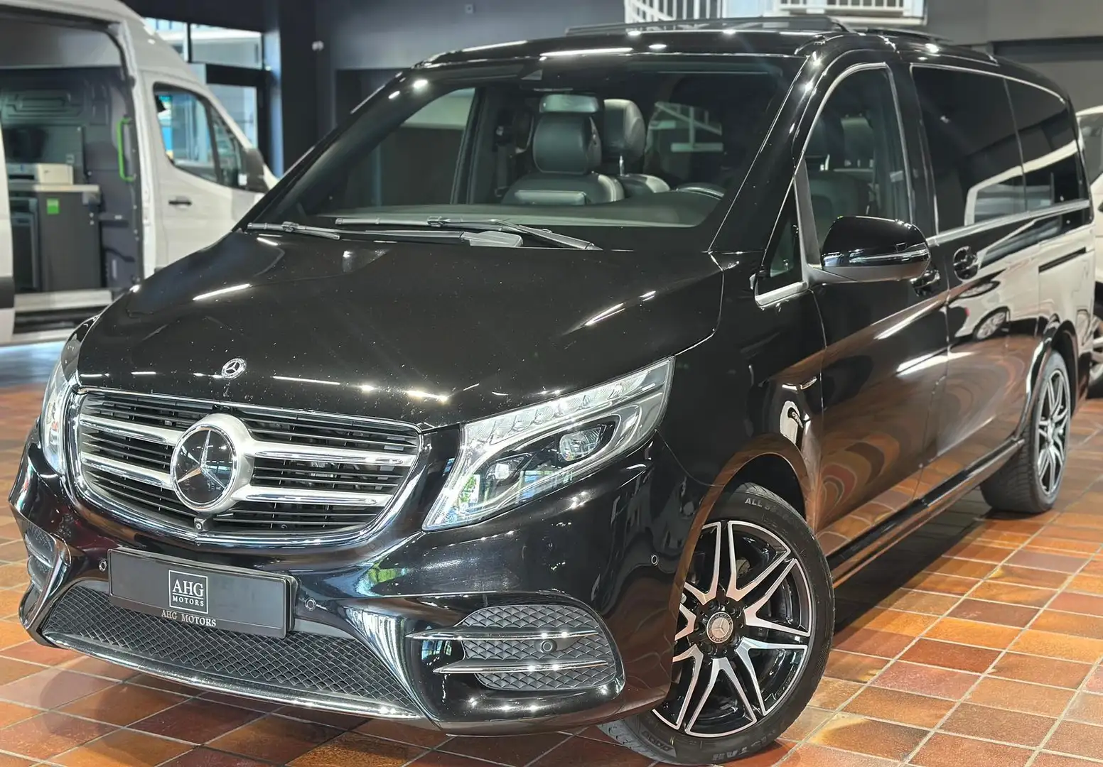 Mercedes-Benz V 250 4MAT LANG EXCLUSIVE-EDITION AMG-LINE VOLL!! Black - 1