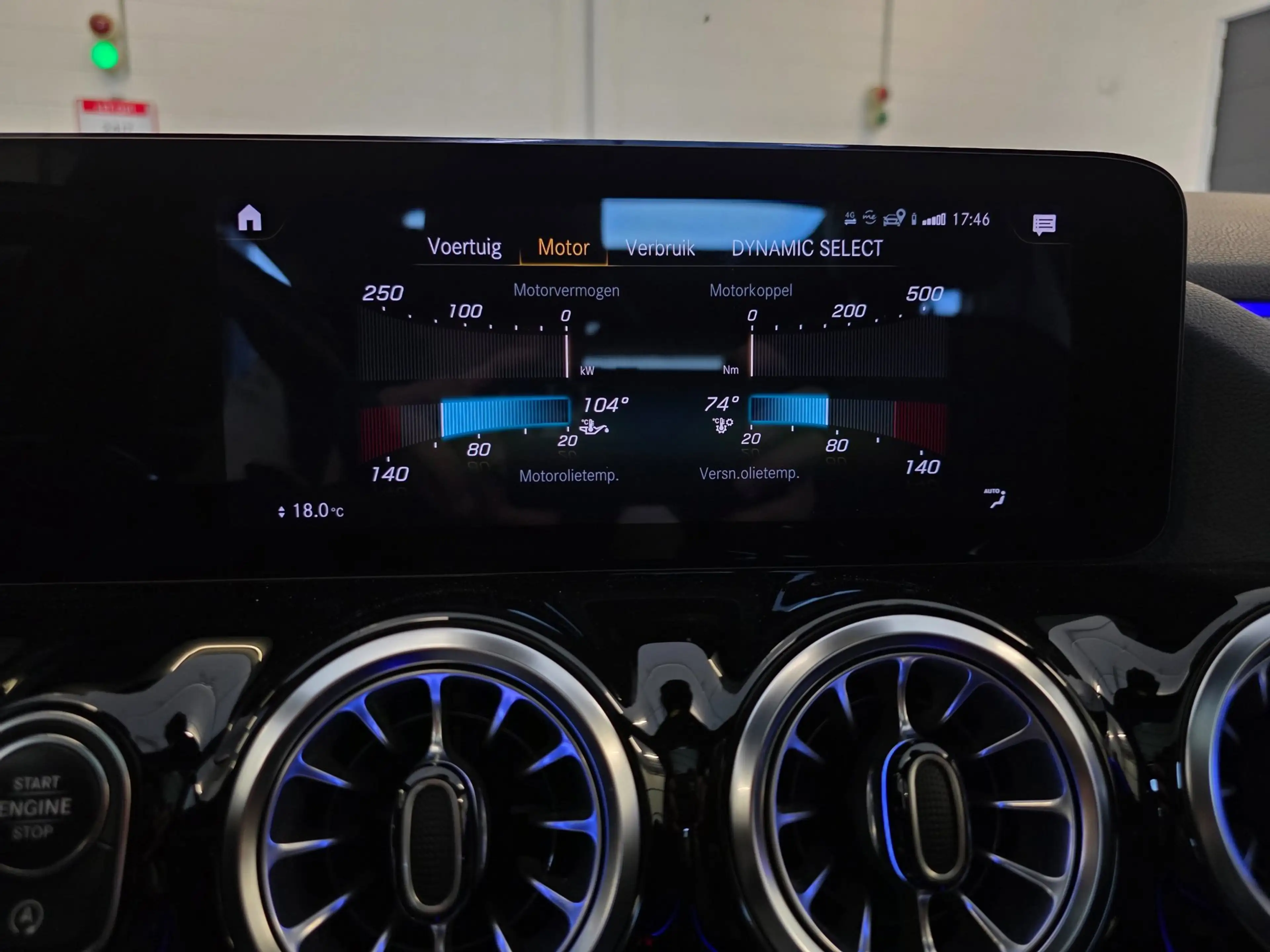 Mercedes-Benz GLA 35 AMG 4MATIC / PANO / MATTE GREY / LEDER-ALCANTARA / CAM — photo 44