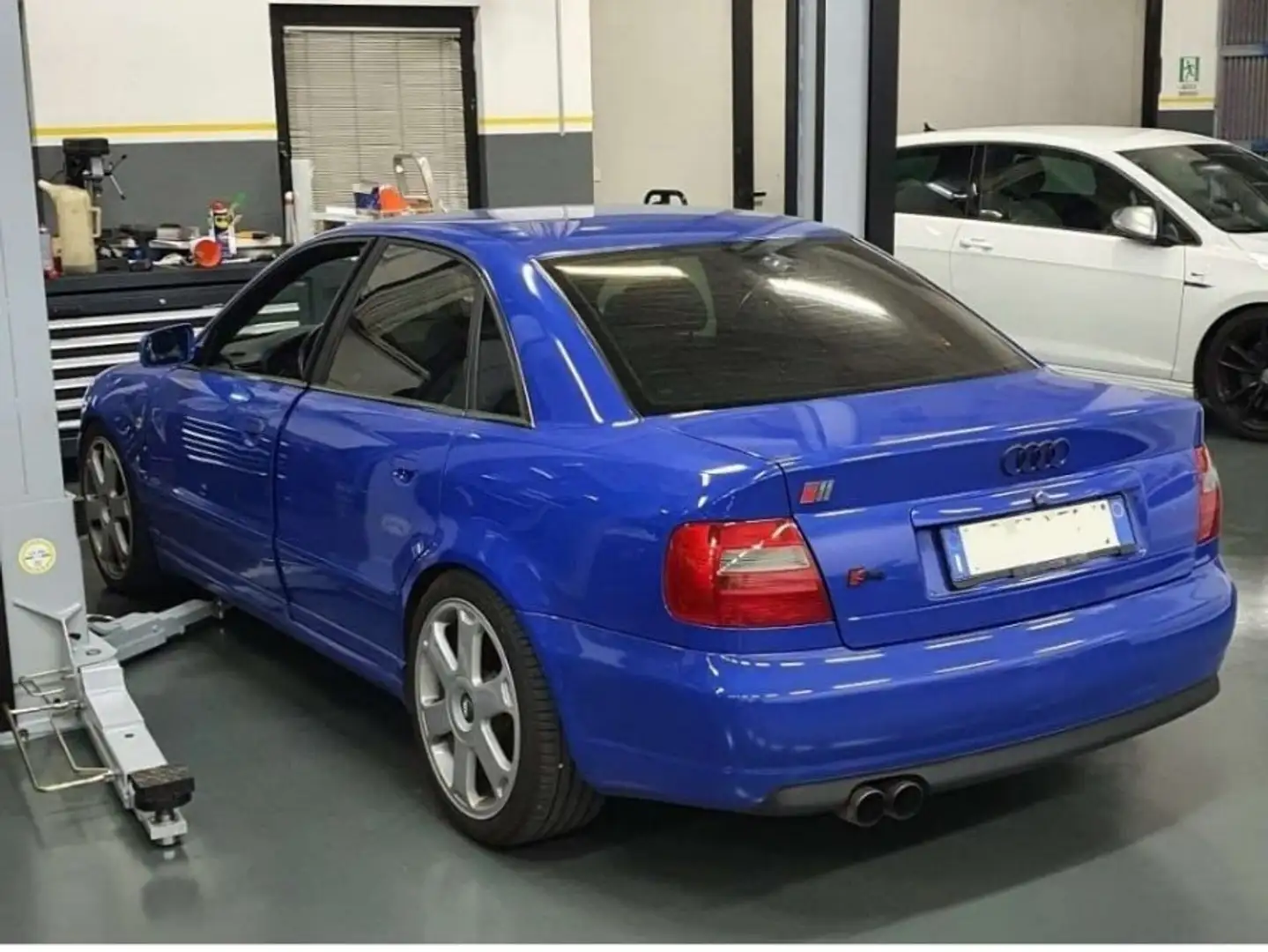 Audi S4 2.7 V6 Biturbo plava - 1