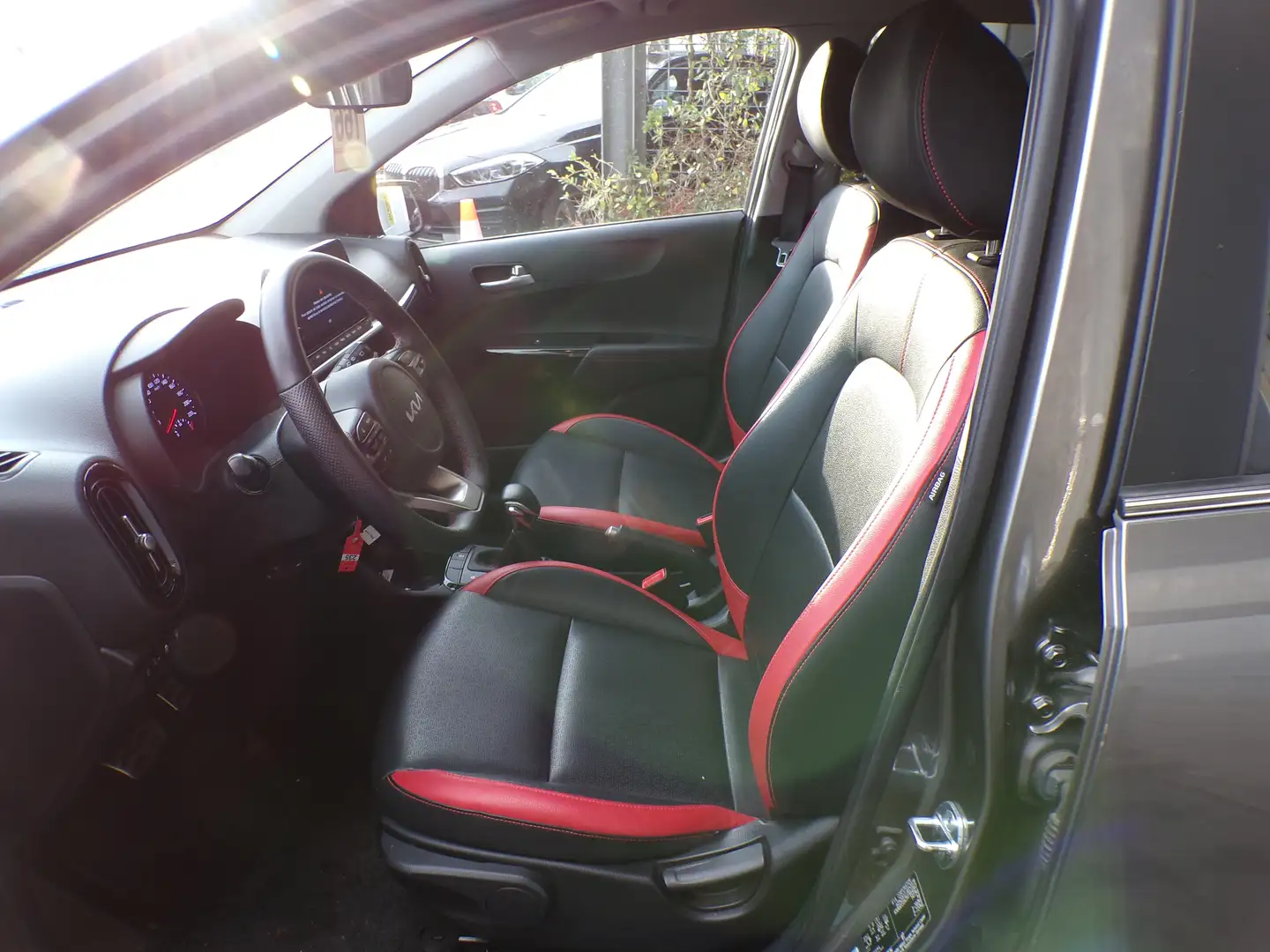 Kia Picanto GT Line 1.2i 84cv Gris Automatique 07/22 Airco GPS Zwart - 2