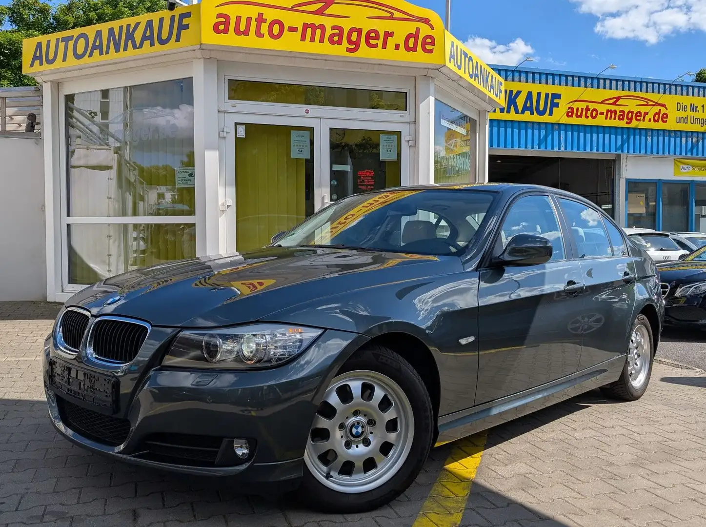 BMW 320 i*Temp*Navi*Shz*Pdc*Leder*Xen*SD*TOP*Garantie Grau - 1