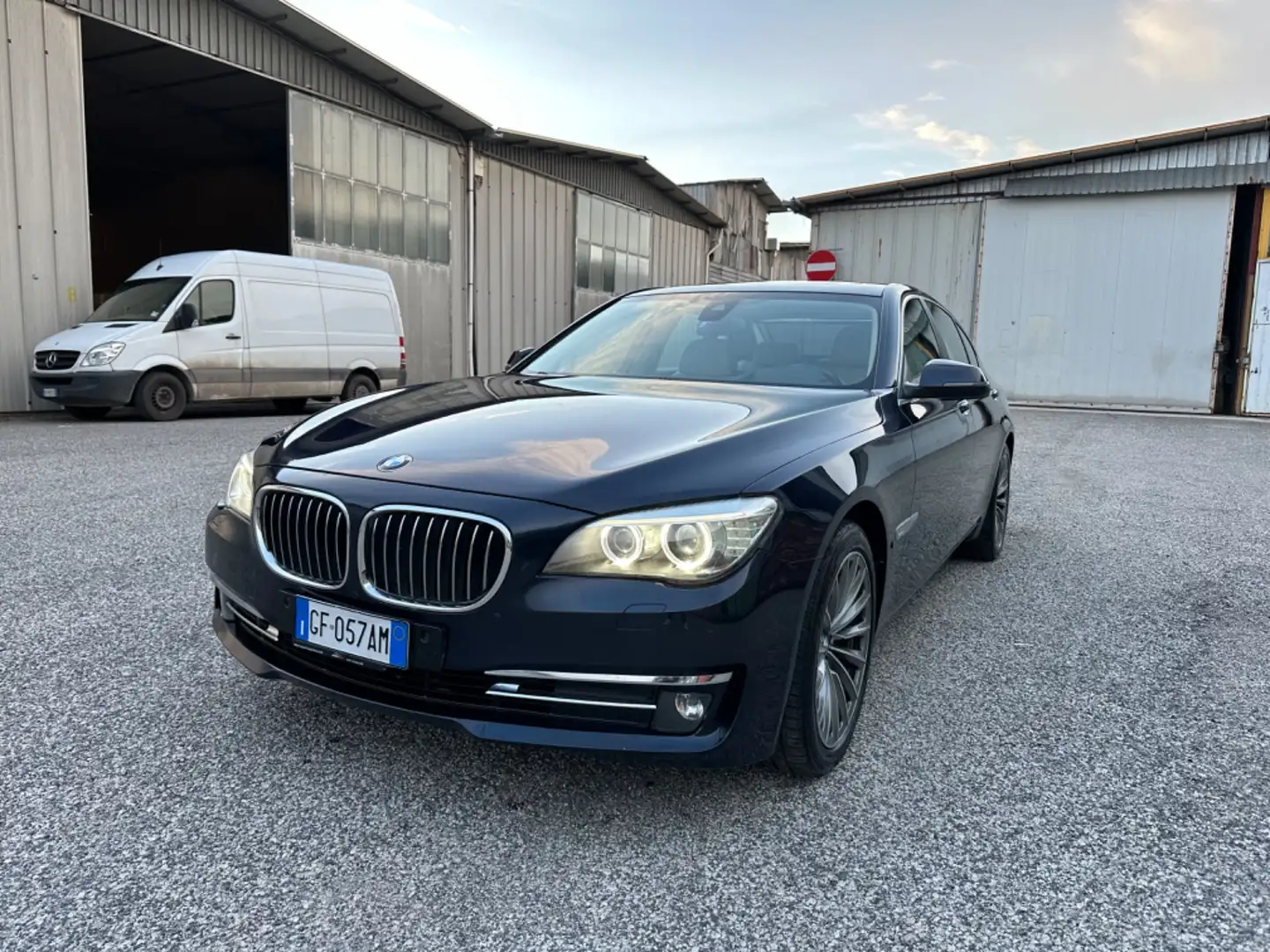 BMW 740 740d xDrive Eccelsa Чёрный - 1
