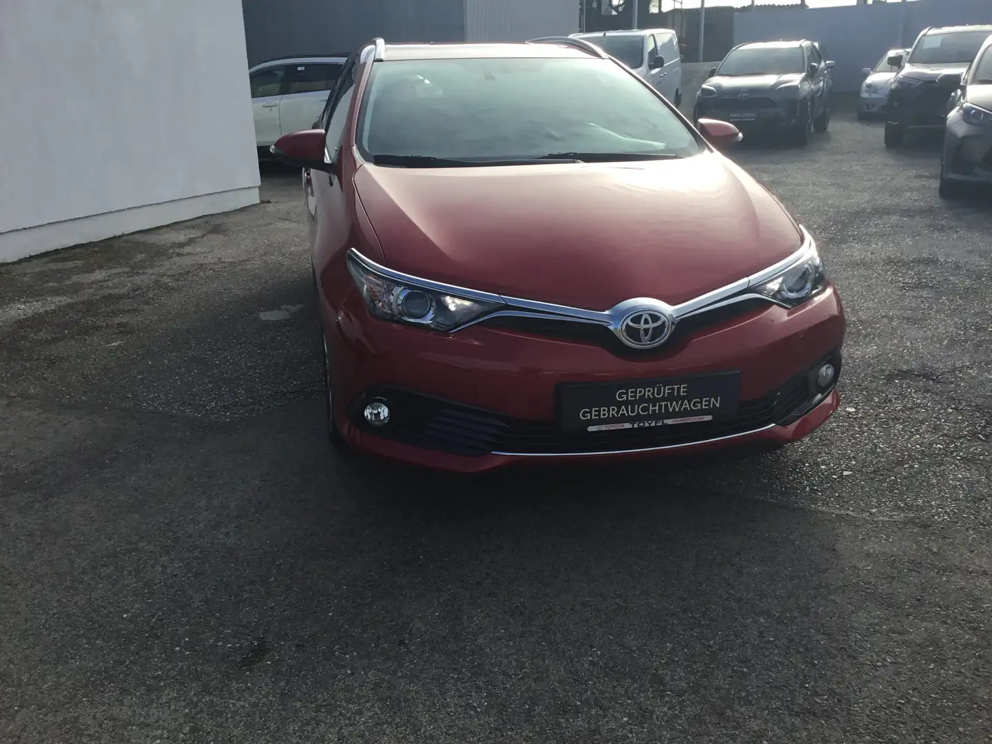 Toyota Auris TS 1,2 Turbo Style Rouge - 1