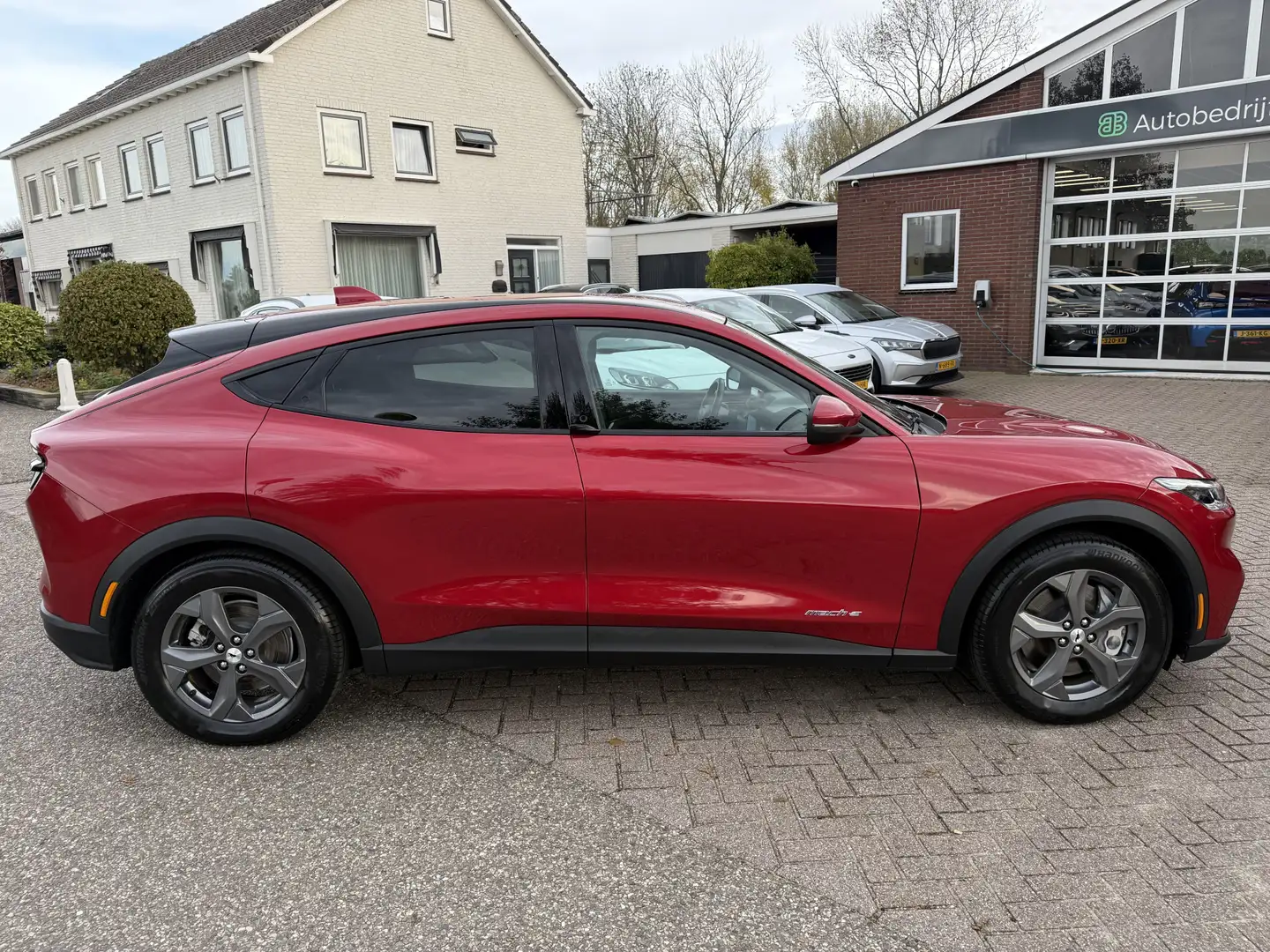 Ford Mustang Mach-E RWD 75 kWh Leer, Camera, Stuur/Stoelverwarming Rood - 2