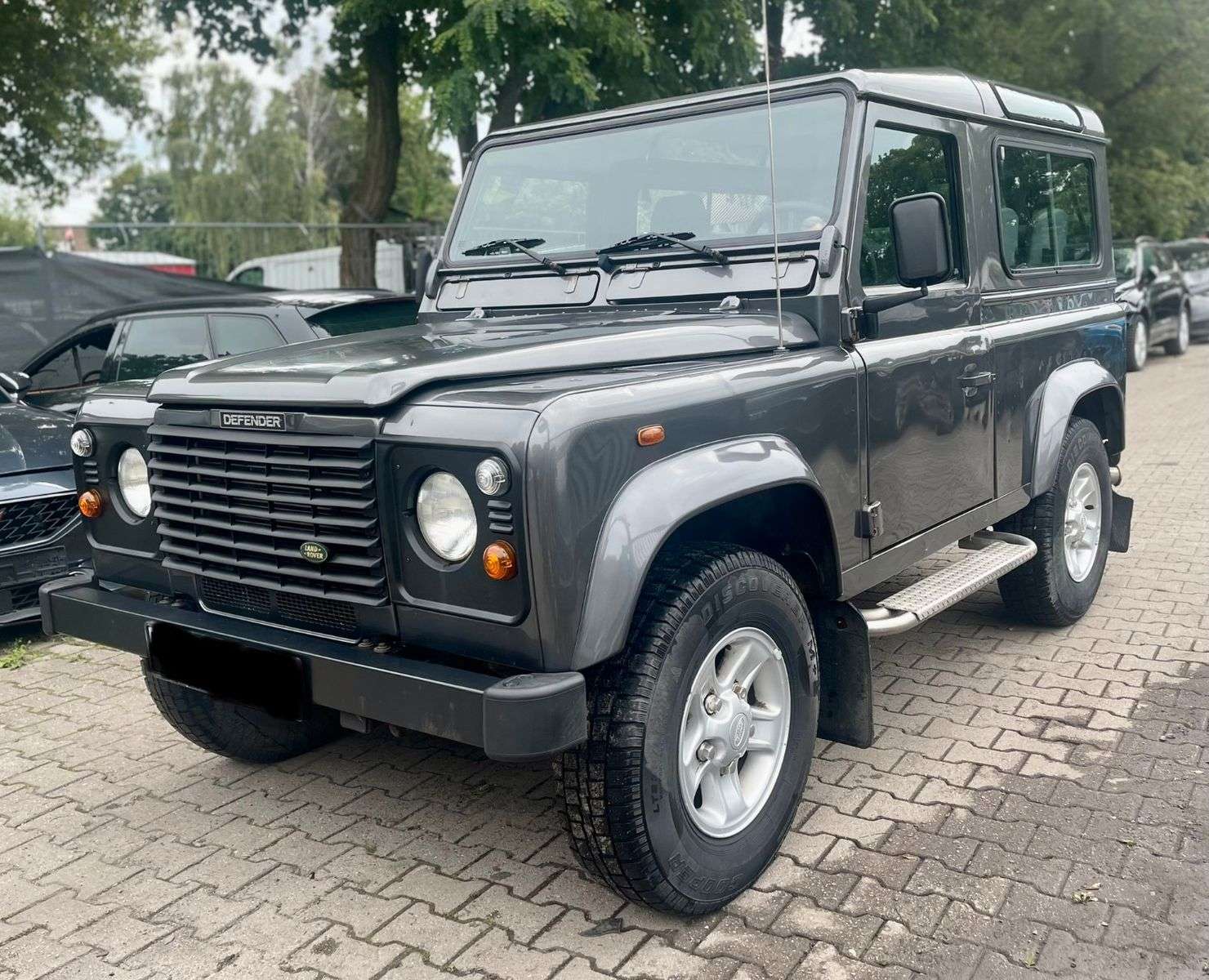 Land Rover Defender