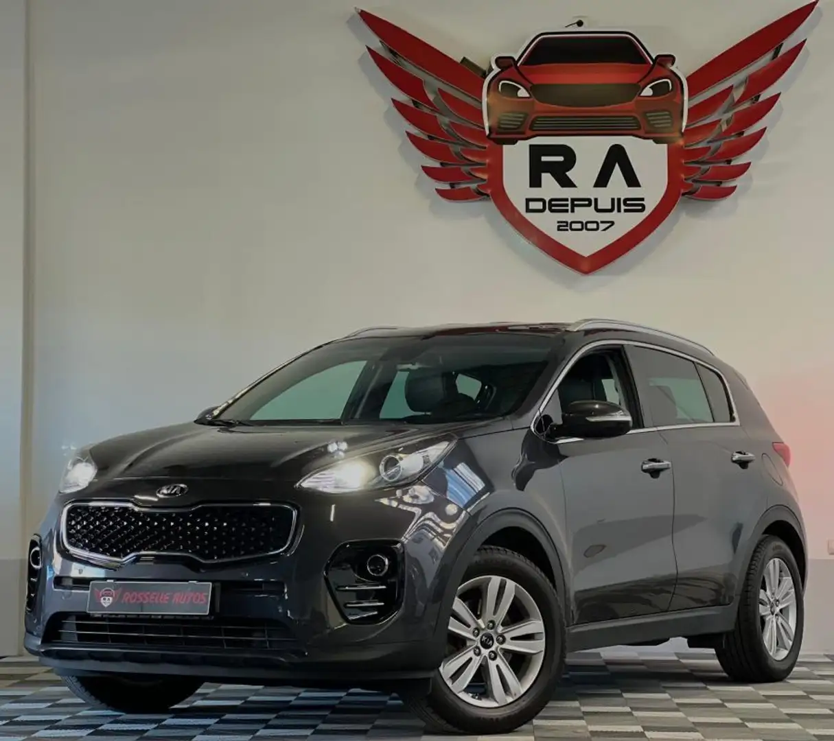 Kia Sportage SPORT 1.6 GDI 2WD 132CH Grijs - 2