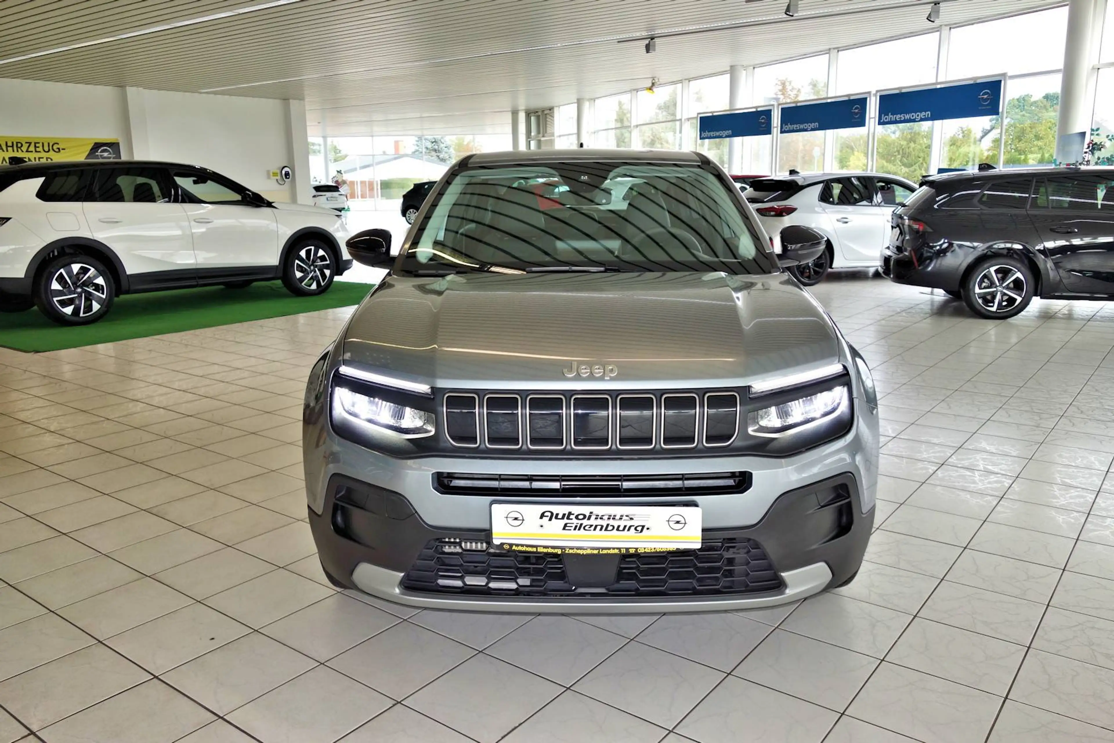 Jeep Avenger Altitude 1.2 LED,Navi,Rückfahrkamera,elek.Heckklappe — photo 4